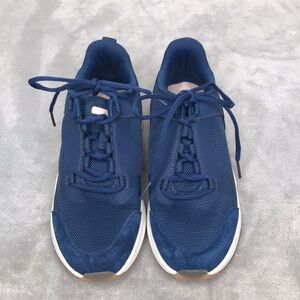 Vionic Fearless Trainer  Dark Blue/Very Berry 7.5 New